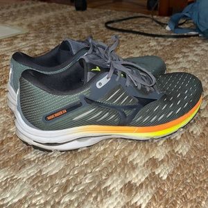 Mizuno Wave Rider 24